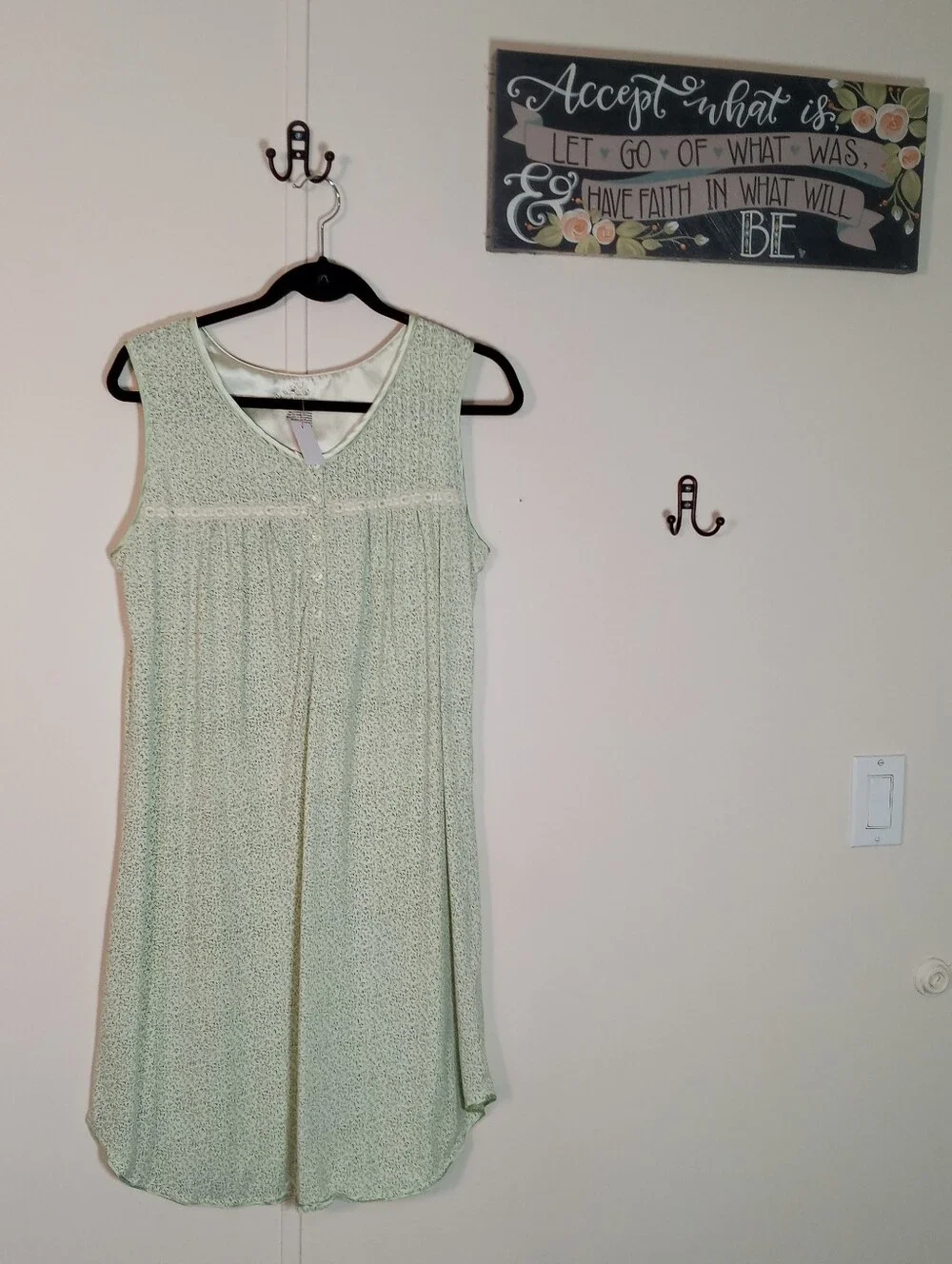 Secret Treasures Medium 8-10 Feminine green Floral Sleeveless nightgown